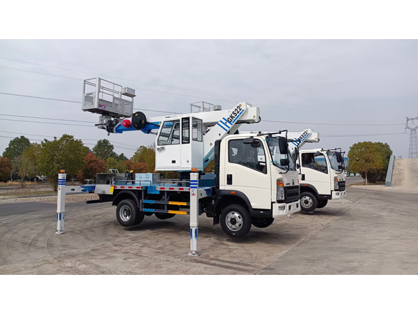 SINOTRUK HOWO 4x2 22Meter Hydraulic Telescopic Boom Aerial Truck Platform Truck