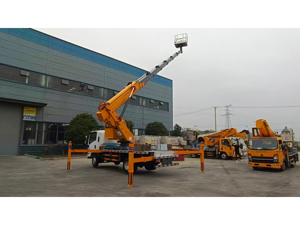 ISUZU 33Meter Insulated Booms Aerial Work Platform Basket Hydraulic Truck