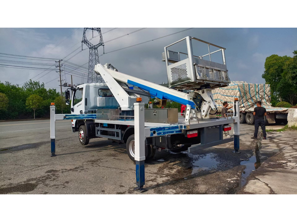 Dongfeng 18 Meter Aerial Platform Manlift Ladder Bucket Truck