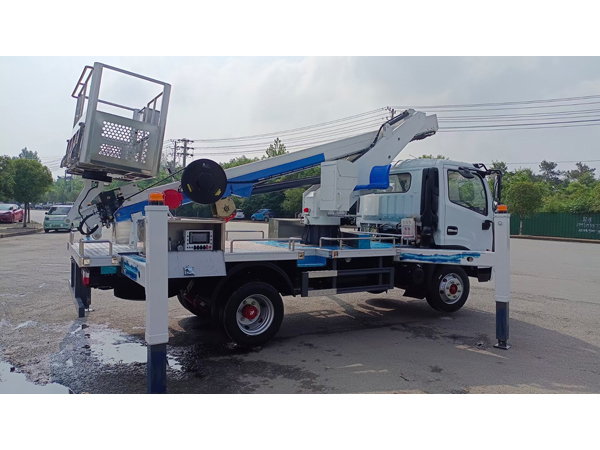 Dongfeng 18 Meter Aerial Platform Manlift Ladder Bucket Truck