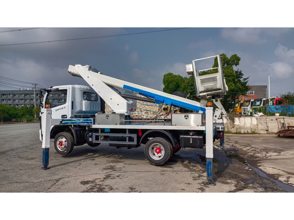 Dongfeng 18 Meter Aerial Platform Manlift Ladder Bucket Truck