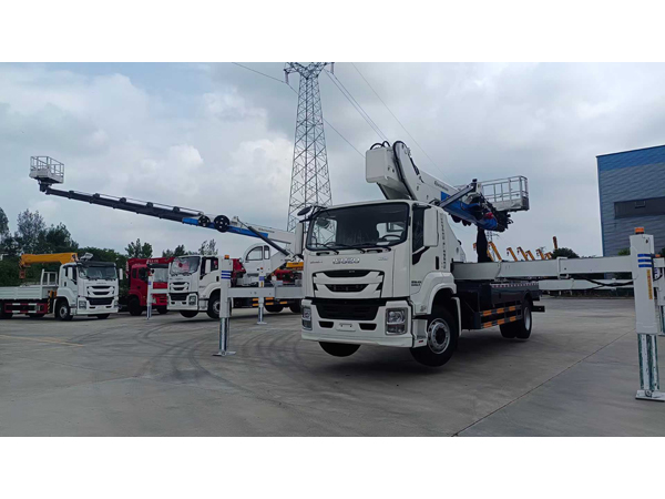 ISUZU GIGA Giga 45 Meter New Aerial Work Bucket Boom Lift Platform Bridge Inspection Truck