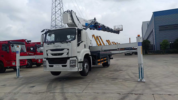 ISUZU GIGA Giga 45 Meter New Aerial Work Bucket Boom Lift Platform Bridge Inspection Truck