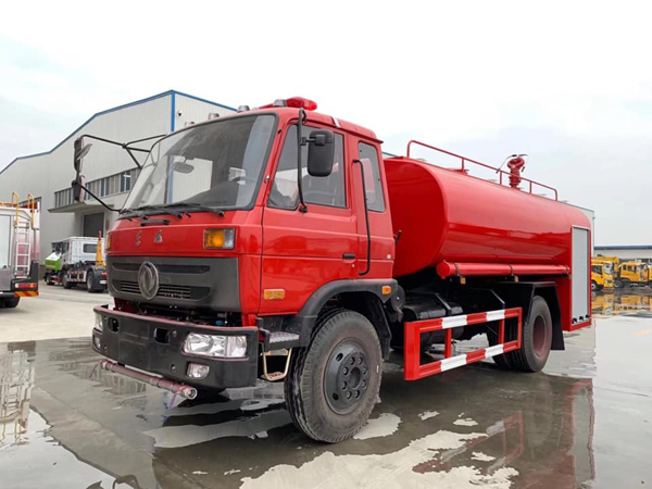 Dongfeng L Or Hp Fire Water Tanker Truck With Fire Fun